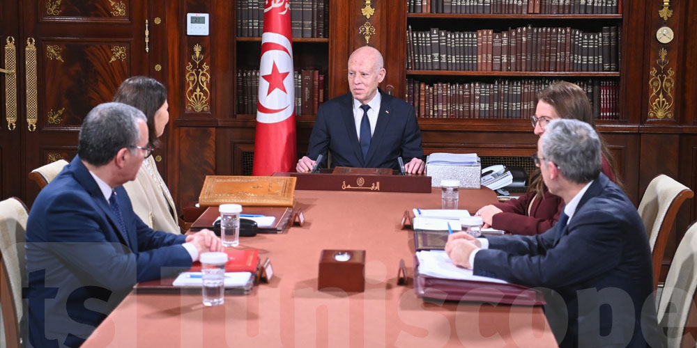 Kais Saied confirme l’augmentation des salaires dans les secteurs public et privé