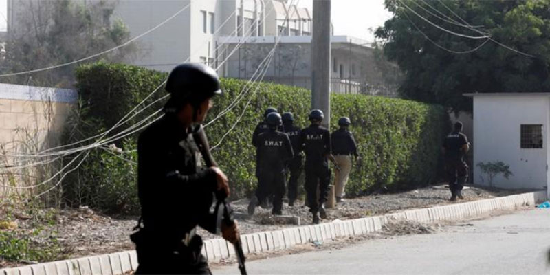 متمردون يهاجمون قنصلية الصين في كراتشي الباكستانية ومقتل شرطيين