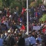 Kasbah : Les manifestants tentent de franchir un barrage de fils barbelés 