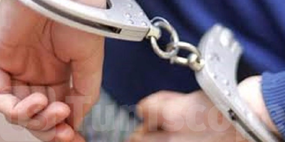 القصرين: تلميذ يعتدي على زميليه بسلاح أبيض