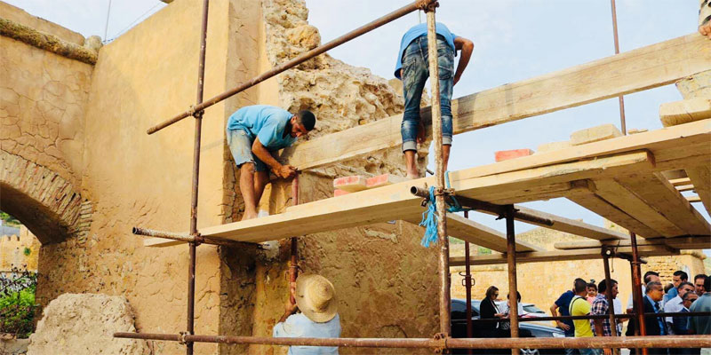 بالصور: وزير الشؤون الثقافية يشرف على انطلاق عملية ترميم قوس القشلة بغار الملح