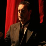 Le comédien King Lear sur la scène du 4ème Art