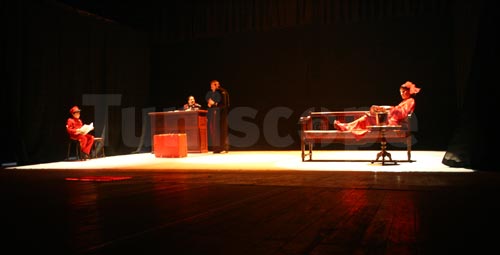 kinglear-261109-4.jpg