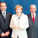 En photo : Photo de famille de Nidaa Tounes avec Angela Merkel