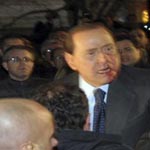 Agression de Berlusconi : nez fracturé et dents cassées