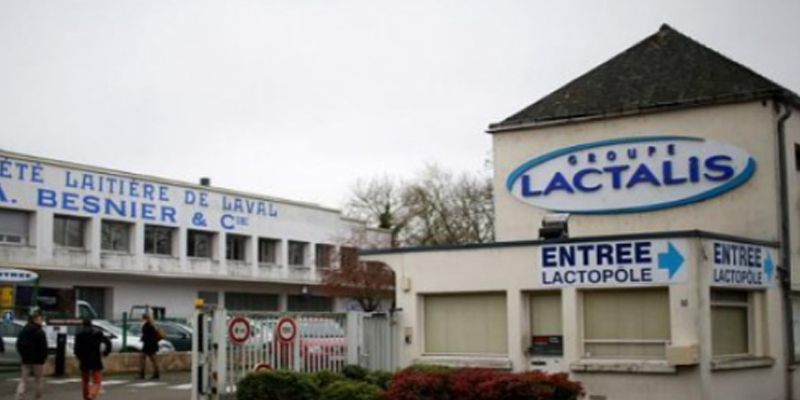 الشرطة الفرنسية تفتش مقرات شركة لاكتاليس بعد سحب حليب أطفال