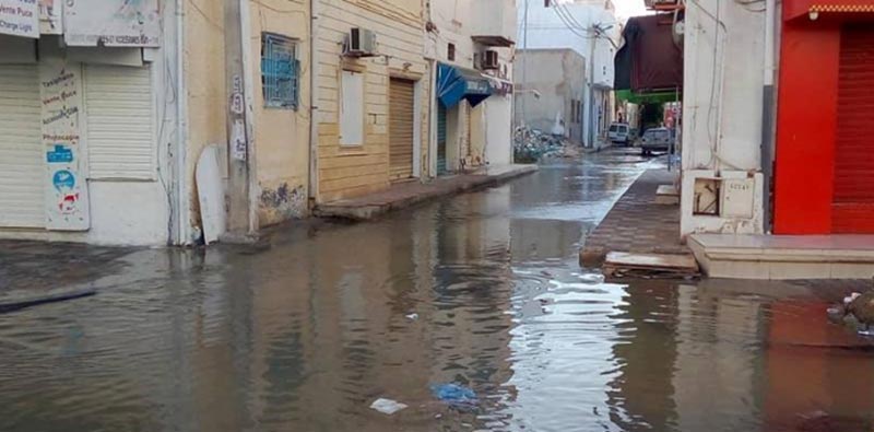 بالفيديو: المياه تغمر المنازل في حلق الوادي..ماذا يحصل؟ البلدية توضّح