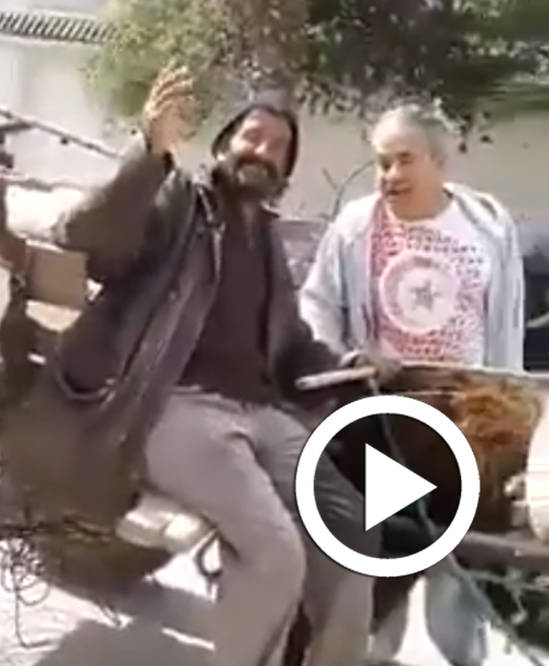 En vidéo : ‘3am Abdelhamid’ et Lamine Nahdi chantent ensemble Zay El Hawa de Abdel Halim Hafez