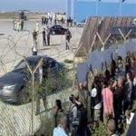 Lampedusa: Barroso et Letta accueillis par les huées des habitants