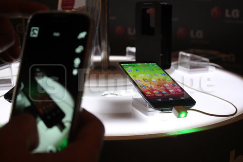 lancement-lg-g2-210114-18.jpg