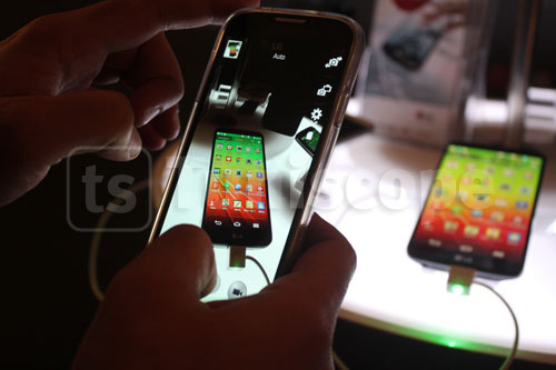 lancement-lg-g2-210114-19.jpg