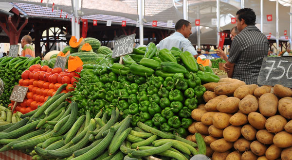 الخضر الموردة من ليبيا والمروجة في سوق الجملة لا تتجاوز نسبة 3 بالمائة