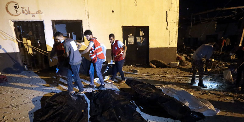 Un raid aérien fait un carnage dans un centre pour migrants en Libye, au moins 40 morts