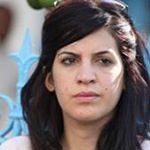 Lina Ben Mhenni tabassée par les policiers pour avoir filmé l’agression d’un manifestant