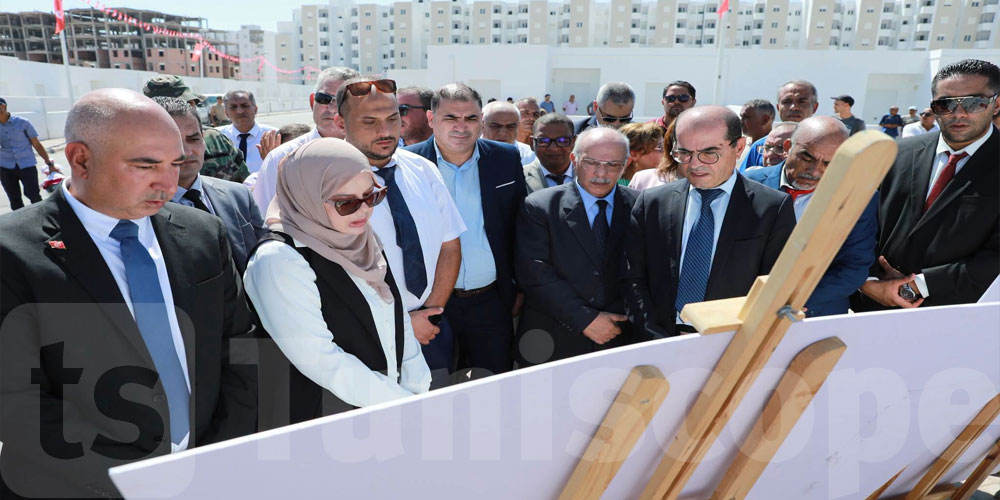 منوبة: تسليم مفاتيح 310 مساكن اجتماعية للعائلات محدودة الدخل ومنظوري فداء