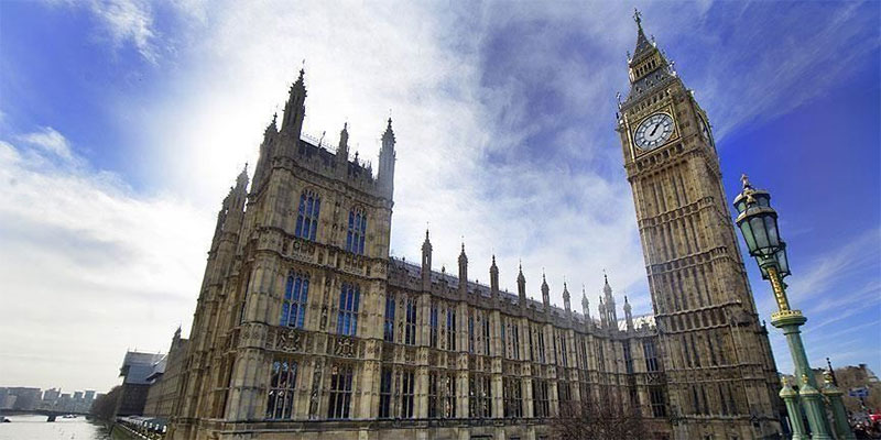 محكمة بريطانية: مبيعات لندن من السلاح للسعودية ''غير قانونية ''