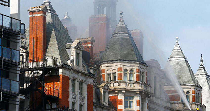 نشوب حريق في فندق وسط العاصمة لندن