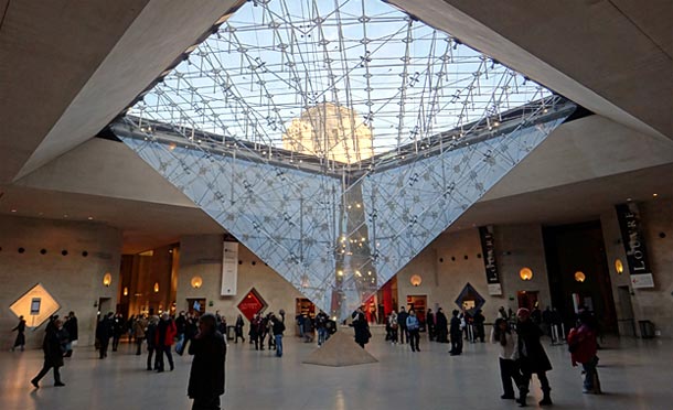 Militaires attaqués: le musée du Louvre rouvrira samedi