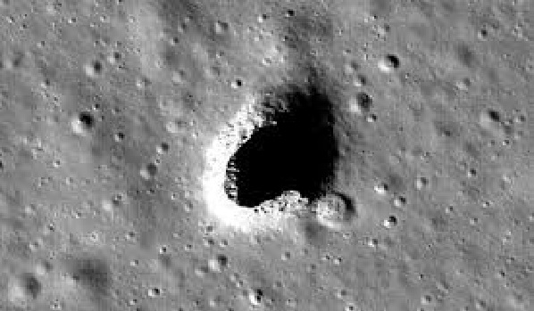 Une cavité large de 100 mètres et longue de 50 kilomètres découverte sur la Lune
