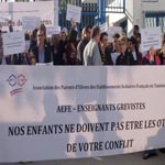 Les parents d’élèves des lycées français observent une grève 