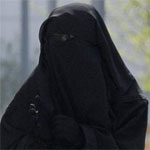 Moknine : Des salafistes agressent violemment une lycéenne pour avoir refusé de porter le niqab