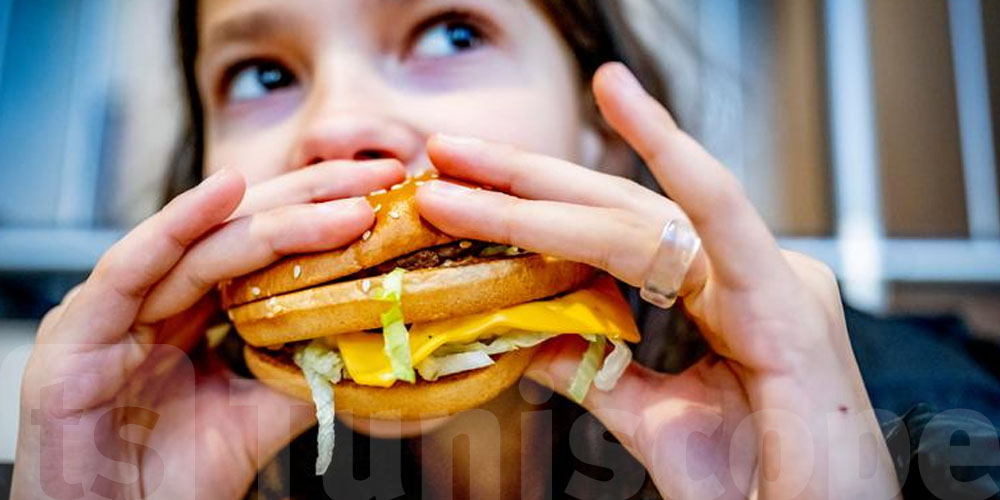 كيفاش تحمي روحك من ''الميكروبلاستيك'' في الماكلة اليومية؟