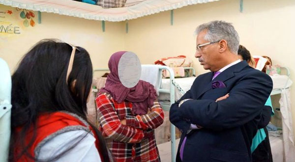 وزير العدل يزور سجن النساء بمنوبة ويتحادث مع السجينات