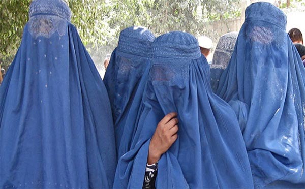 ''الداخلية المغربية تمنع خياطة وتسويق وبيع ''البرقع