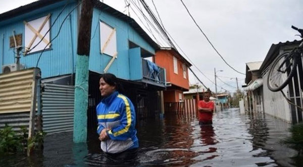 إجلاء سكان بلدتين في بورتوريكو بسبب إعصار ماريا