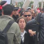 Maya Jribi vivement accueillie et soutenue par les manifestants de Bardo 1 