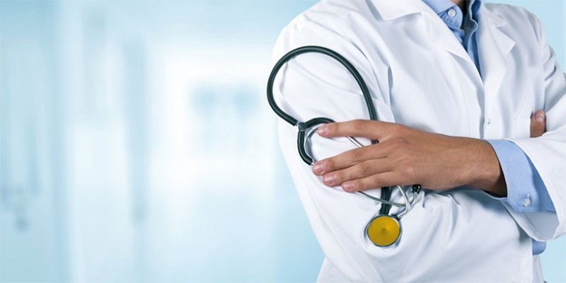 مجلس عمادة الأطباء يستنكر بروز ظاهرة ممارسة أجانب لأعمال طبية في تونس بصفة قانونية