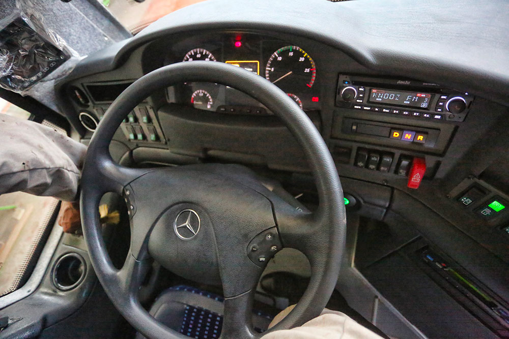 mercedes-200522-10.jpg