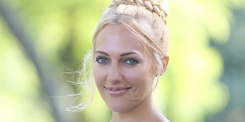 En photos : Meryem Uzerli, encore une fois habillée par Esthere Maryline au Festival de Cannes 