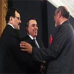 Photo du jour : Laarayedh et Jebali félicitent Mehdi Jomaa