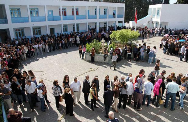بسبب تداول صور مخلّة بالحياء، طرد نهائي لتلميذة بمعهد الهوارية