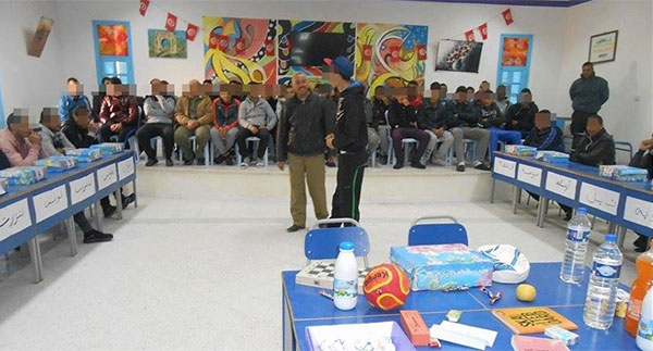 صور : برنامج ''دليلك ملك '' في سجن القصرين