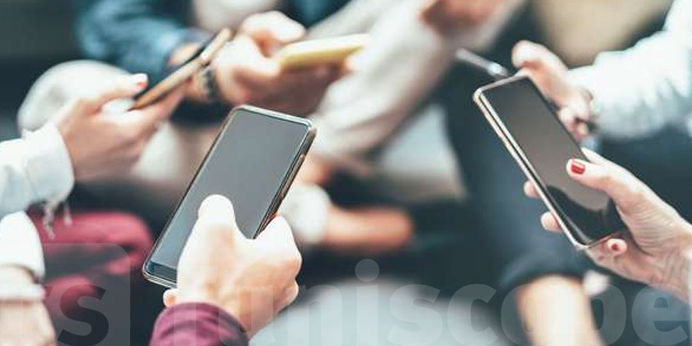 المراهقين و التليفون: علاش ما يحبوش يردوا على المكالمات ؟