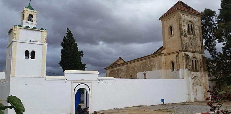 طلاء الجامع وإهمال الكنيسة: صورة تثير الغضب على مواقع التواصل الاجتماعي
