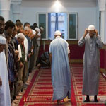 نقابة الإطارات الدينية تطالب الوزارة بمنع الصلاة خارج المساجد في العيد