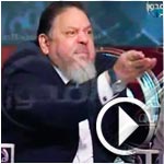 بالفيديو.. مشادة كلامية حادة بين صحافي ومحامي الجماعات الإسلامية