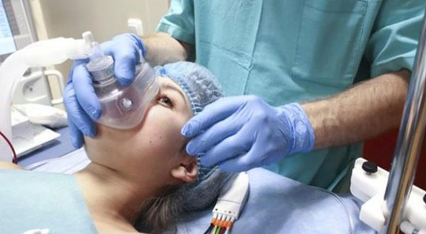 امرأة حامل تدخل في غيبوبة بسبب البنج الفاسد