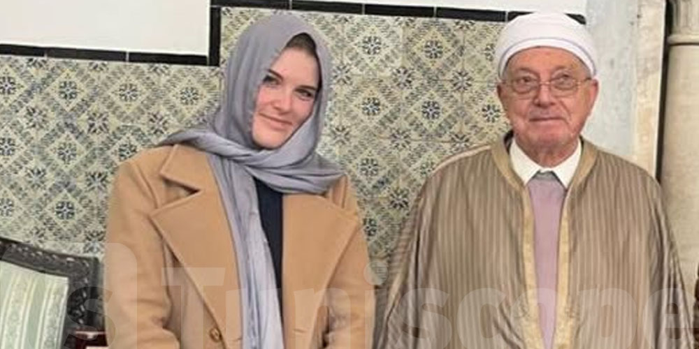 مواطنة أوروبية تعتنق الإسلام بمكتب مفتي الجمهورية