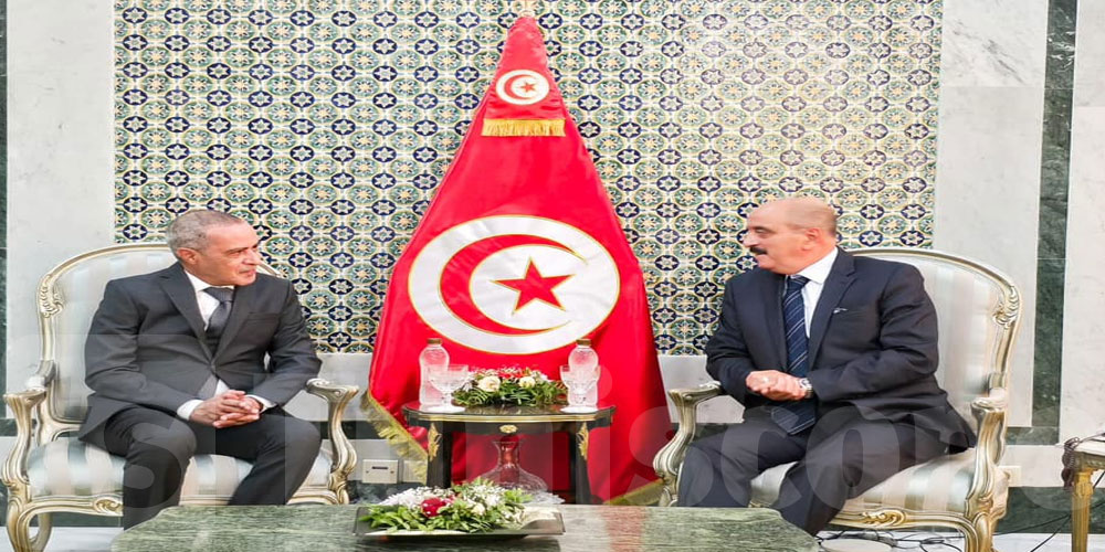 ماذا في لقاء وزير الخارجية بسفير الجزائر بتونس؟