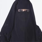 Une niqabée interdite d’accéder aux salles de cours : 300 lycéens protestent 