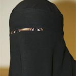  Une enseignante universitaire donne ses cours en portant le Niqab! 