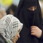 En Tunisie : Une association qui défend les droits des femmes virées du travail à cause du niqab 