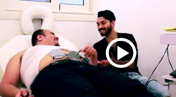 En Vidéo : Quand les hommes essaient les douleurs de l’accouchement