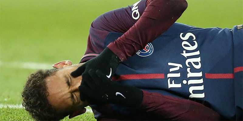 بالصور: إصابة نيمار قد تبعده عن لقاء القمة أمام ريال مدريد