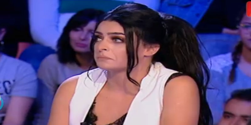 بالفيديو: المفاجأة التي أبكت الممثلة لبنى السديري