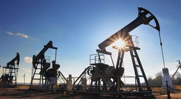 أسعار النفط تقفز لأعلى مستوى هذا العام